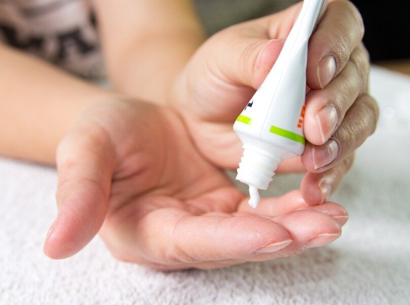 Detreomycyna maść. Kiedy warto, a kiedy nie?