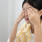 uczucie ciała obcego w oku