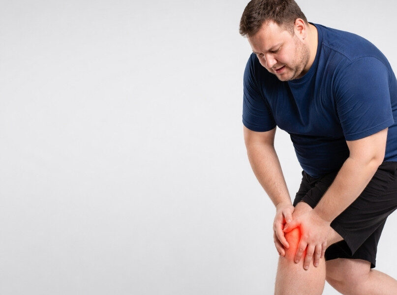 Ból kolan a otyłość – jak przerwać błędne koło przeciążenia stawów?