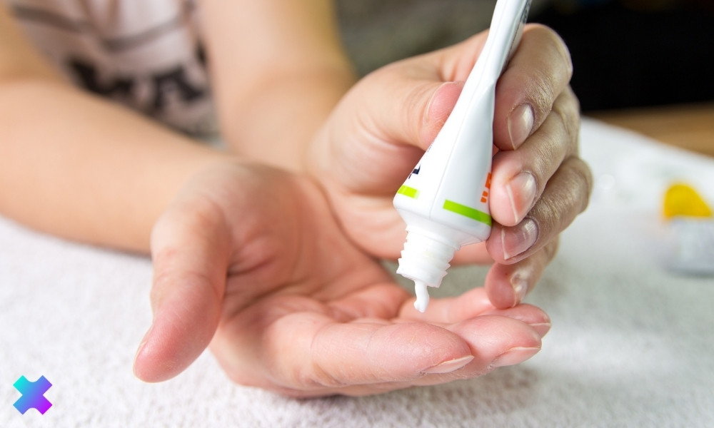 maść sterydowa na paznokcie